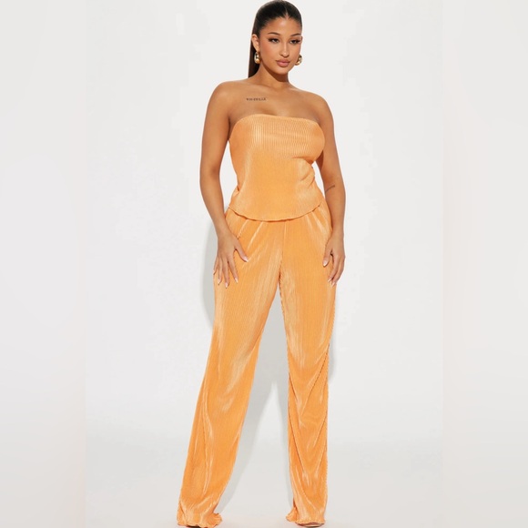 Fashion Nova Pants - Fashion Nova Madelynn Plisse Pant Set - Size L NWT🧡